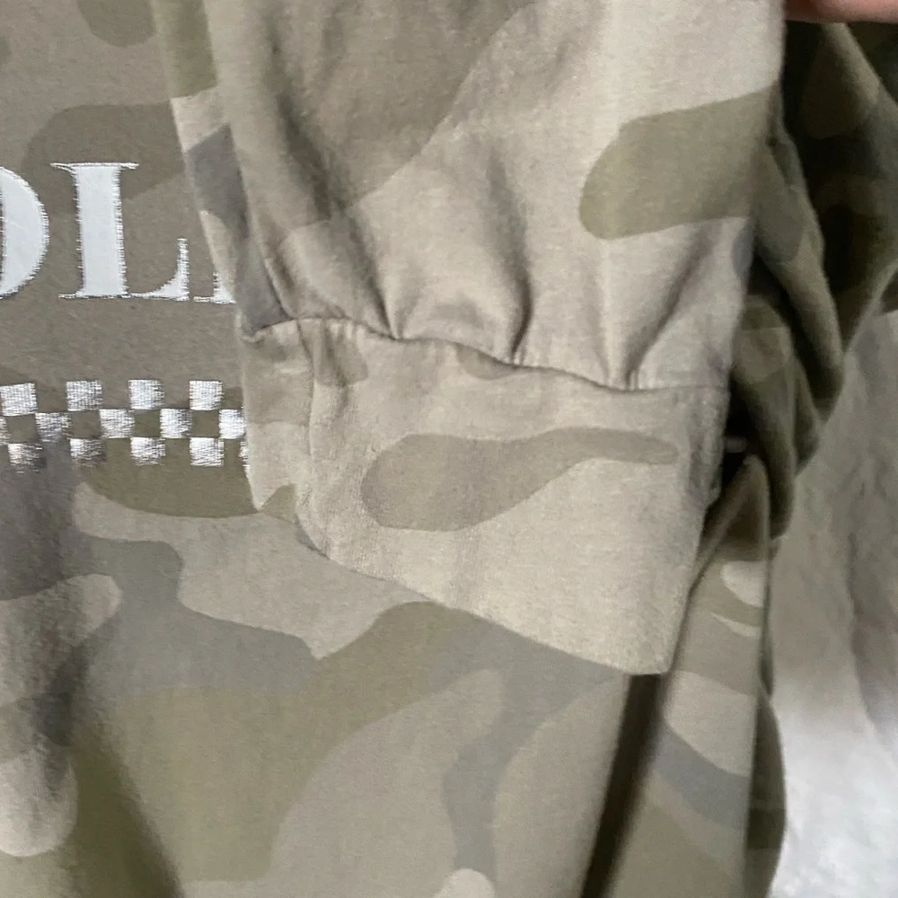 Hollister Women's Camouflage Long Sleeve Top - Picture 3 of 12